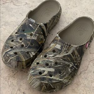 Camouflage Crocs. Size 9. Slim cut